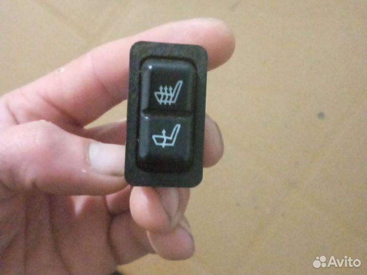 Кнопка подогрева сидений BMW