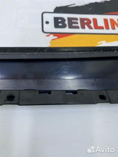 Накладка рамки двери задняя левая Audi Q3 CCZ 2013