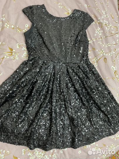Платье с пайетками черное 48.50