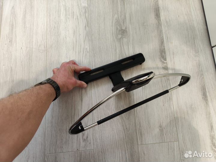 Вешалка для одежды (плечики) в машину KIA