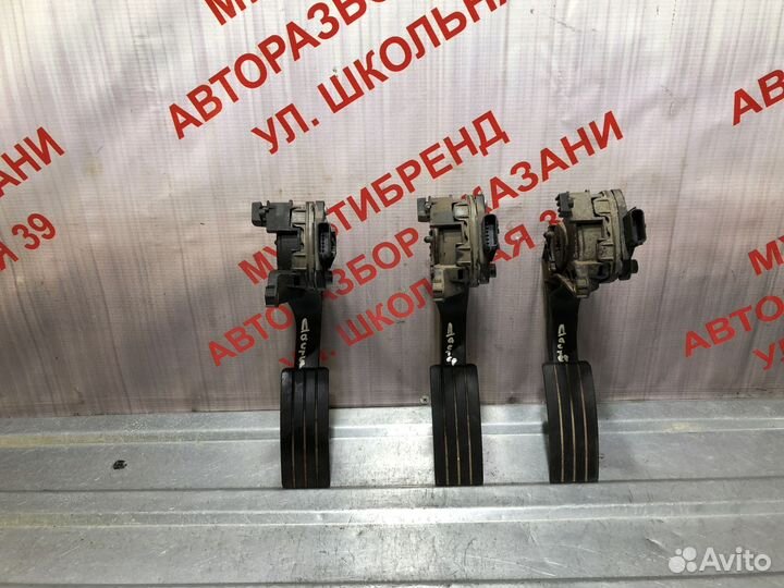 Электронная педаль газа Дастер 1