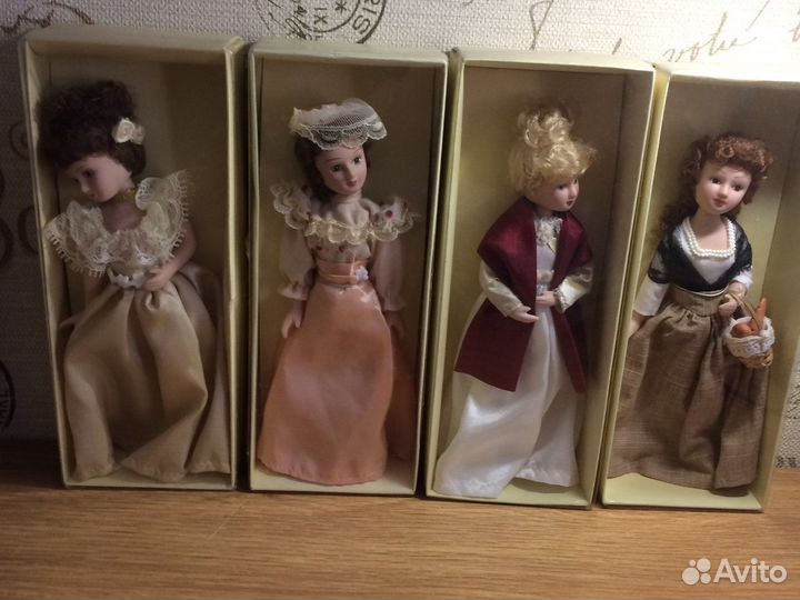 Коллекция фарфоровых кукол 