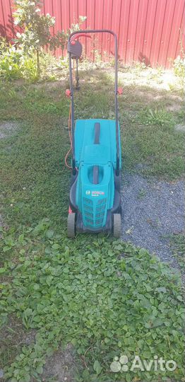 Газонокосилка электрическая