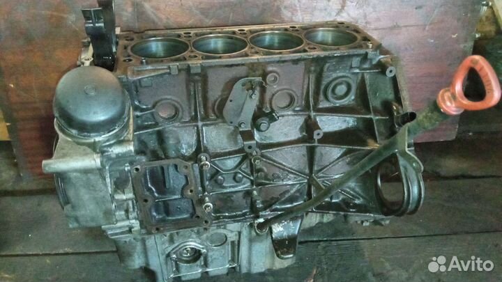 Низ двигателя 111бензин 2.3л. Мерседес Вито 638к