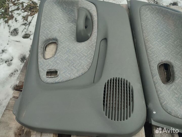 Suzuki baleno обшивка дверей