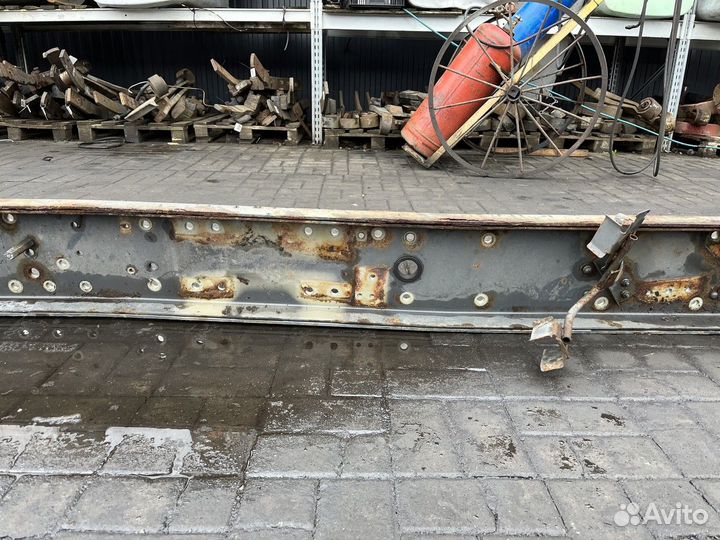 Лонжерон рамы левый Daf XF105