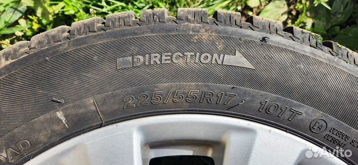 Колеса комплект оригинал R17 шипы от Camry 70