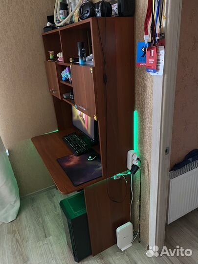 Компьютерный стол