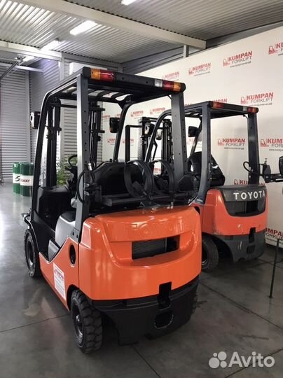 Вилочный погрузчик Toyota 42-7FG15, 2009