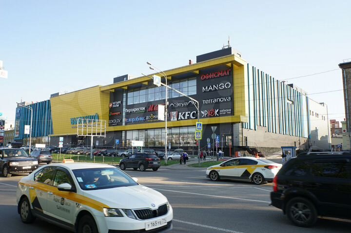 Торг. помещ. 37,7 м² в прикассе Перекрёстка в ТЦ