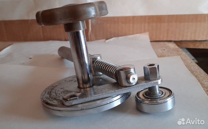 Прибор для закрутки банок консервных СССР