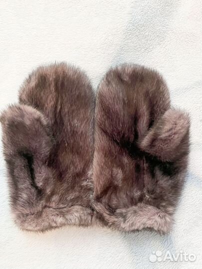 Варежки женские