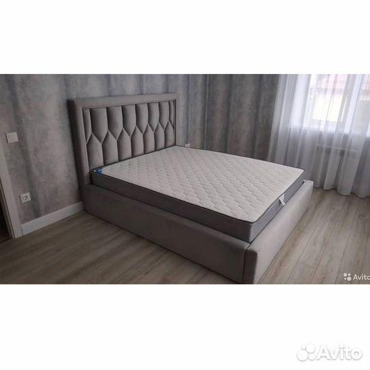 Кровать двуспальная