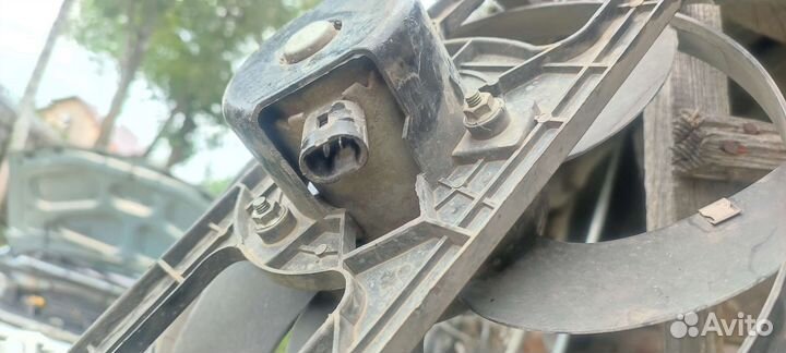 Крепление вентилятора радиатора логан 1.4