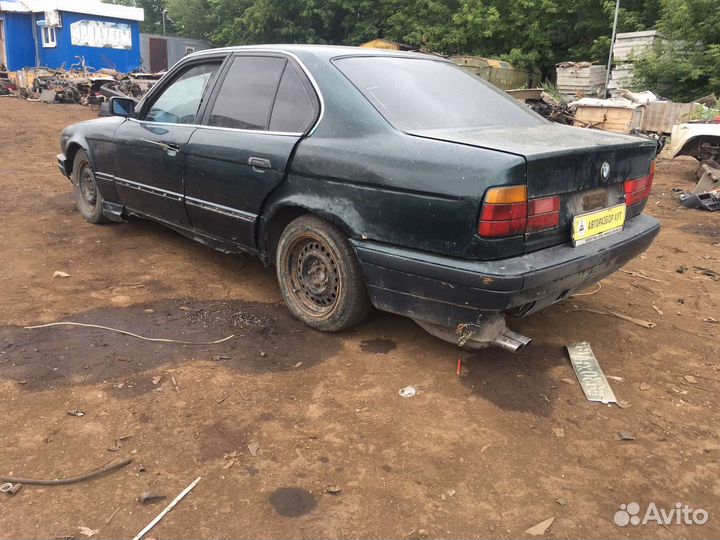 Фонарь левы в крыло bmw 5 e34 520i