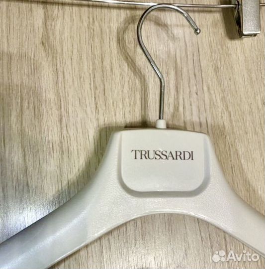 Брендовые вешалки/плечики Armani, trussardi