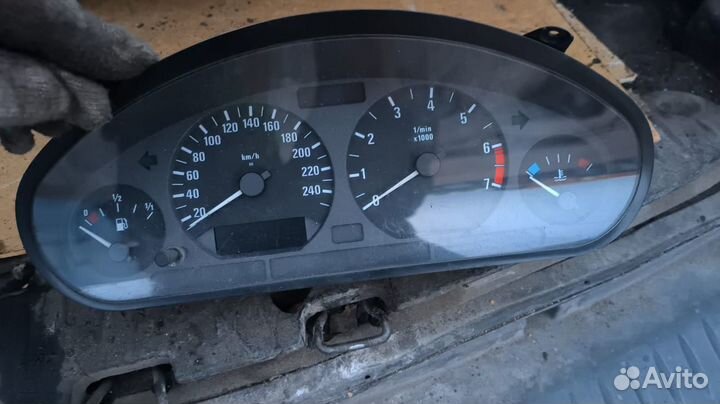 Приборка BMW e36 M43B16 62118360482