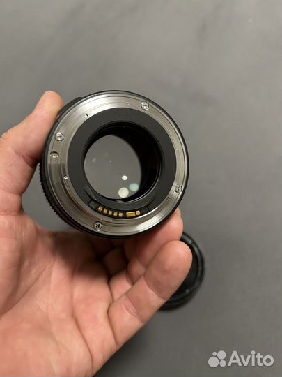 Объектив canon 85mm 1 8