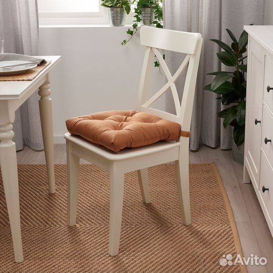 Malinda IKEA 104.995.79 (40/35x38x7 см.) Подушка на стул Светло-коричневый