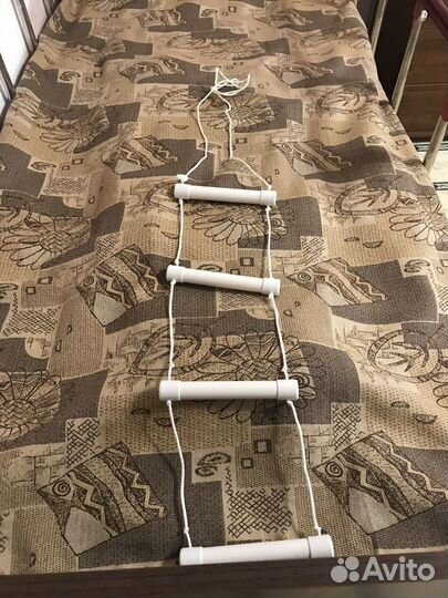 Лесенка для подъема с кровати пластиковая