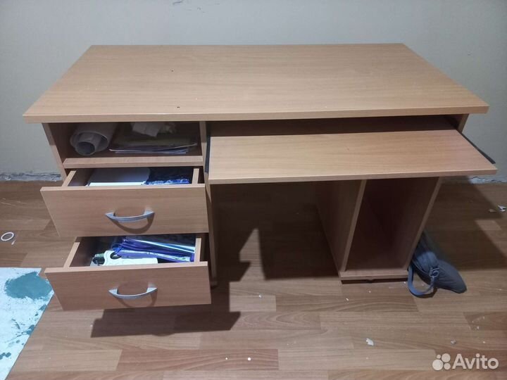 Отдам письменный стол(компьютерный)