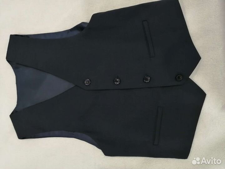 Школьный костюм для мальчика 122 с рубашкой