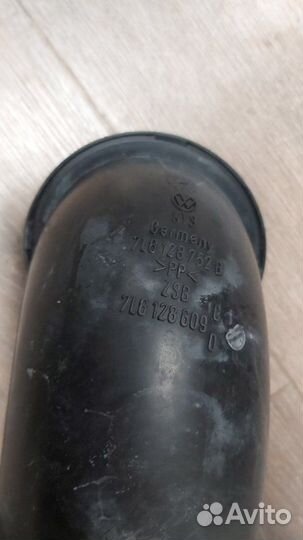 Патрубок воздушного фильтра Volkswagen Touareg 1