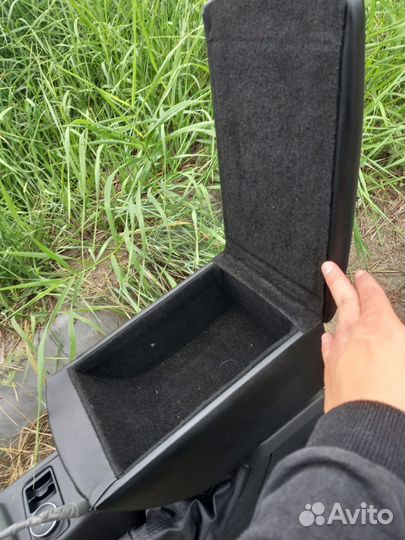 Консоль/подлокотник/ручник/накладка форд фокус 3