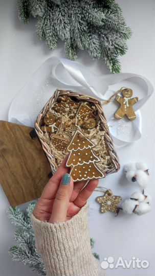 Новогодний подарочный набор, домик и игрушки