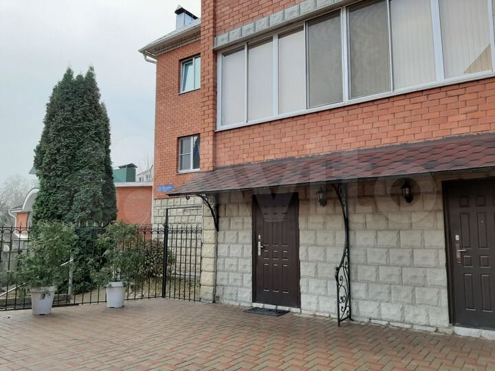 4-к. квартира, 120 м², 2/3 эт.