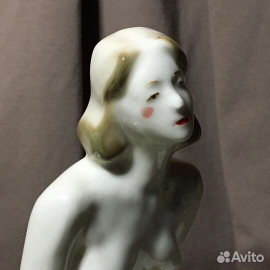 Фарфоровая скульптура 