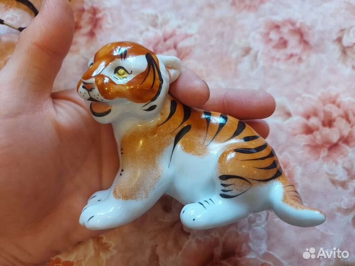 Статуэтка фарфоровая тигр Вербилки