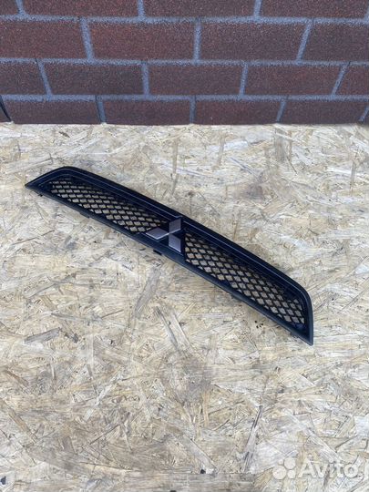 Решетка бампера mitsubishi lancer 10