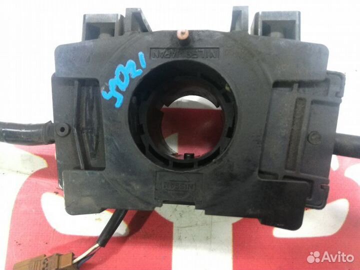 Блок подрулевых переключателей Nissan Pathfinder