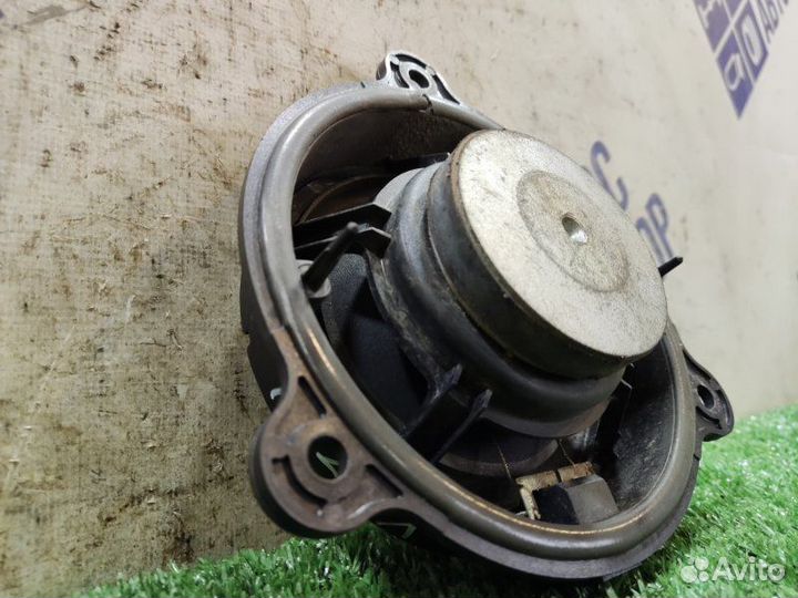 Динамик задний левый Renault Fluence седан 1.6