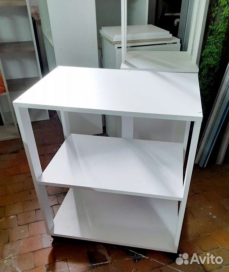 Этажерка на колесах