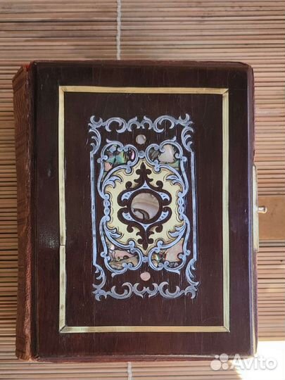 Фотоальбом.Антикварный с инкрустацией