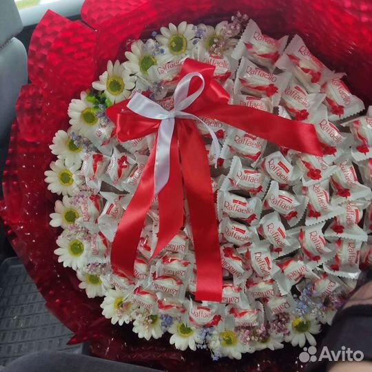 Сладкие букеты из конфет