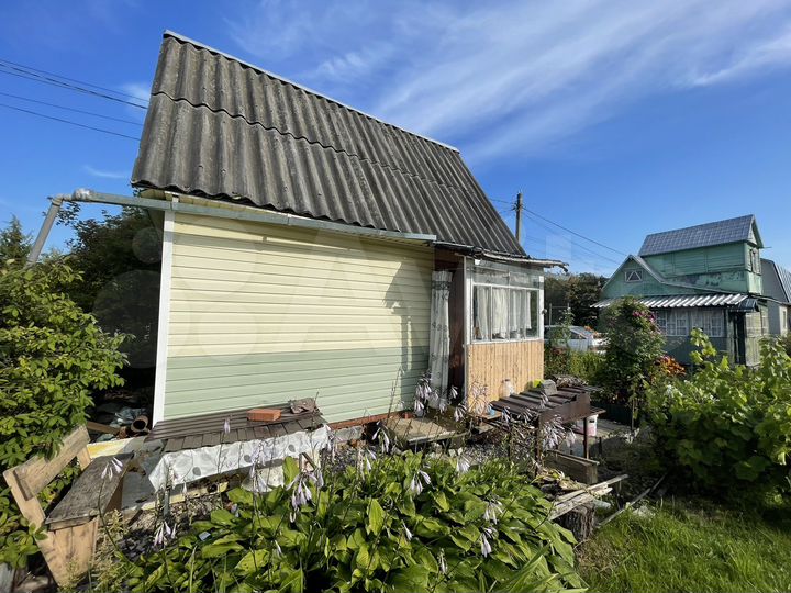 Дача 27,8 м² на участке 8 сот.