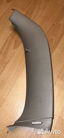 Обшивка двери багажника Nissan Tiida