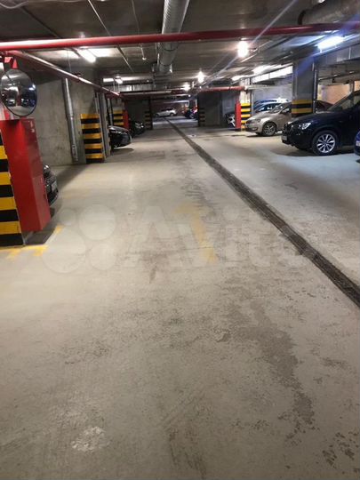 Машиноместо, 13 м²