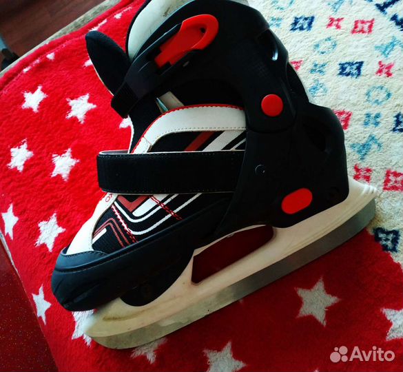 Коньки ледовые+наколенники