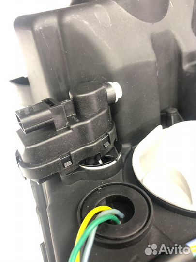 Фара Лада Веста левый