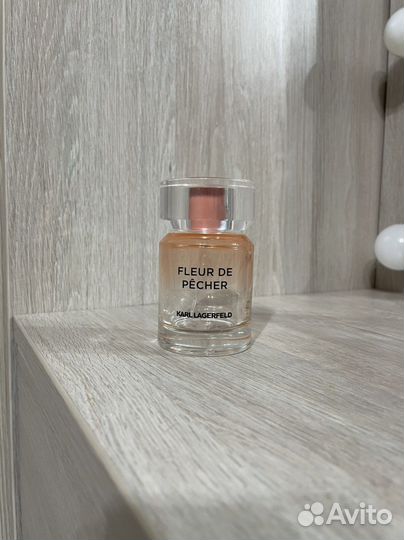 Флаконы от Versace, Karl Lagergeld, Trussardi