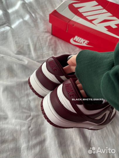 Nike Dunk Violet Red