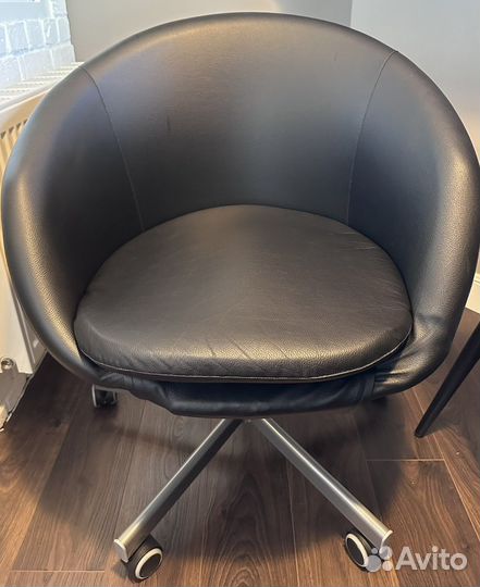 Кожанное кресло IKEA бу (сломан)