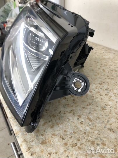 Фара правая Volkswagen T6 LED