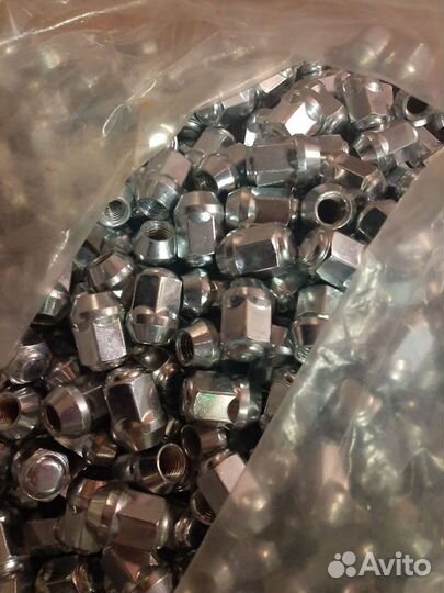 Колесные гайки