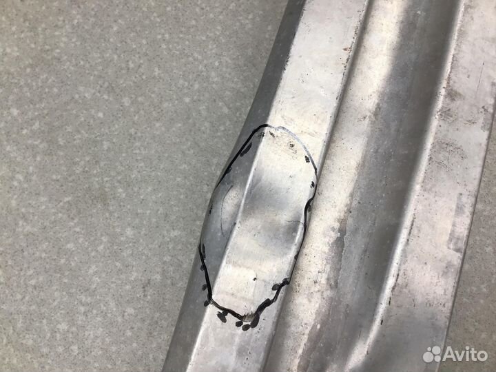 Усилитель заднего бампера Porsche Macan 2014