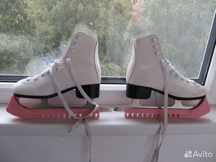 Коньки фигрные детские Nicole